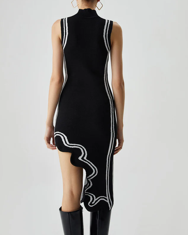 Gracefully Styled Dress for Any Occasion