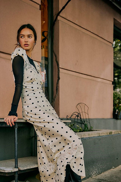 Classic Vintage & Enduringly Stylish Dress