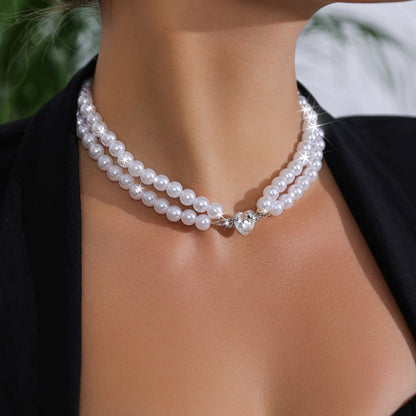 Beautiful Pearl Necklace with Unique Style