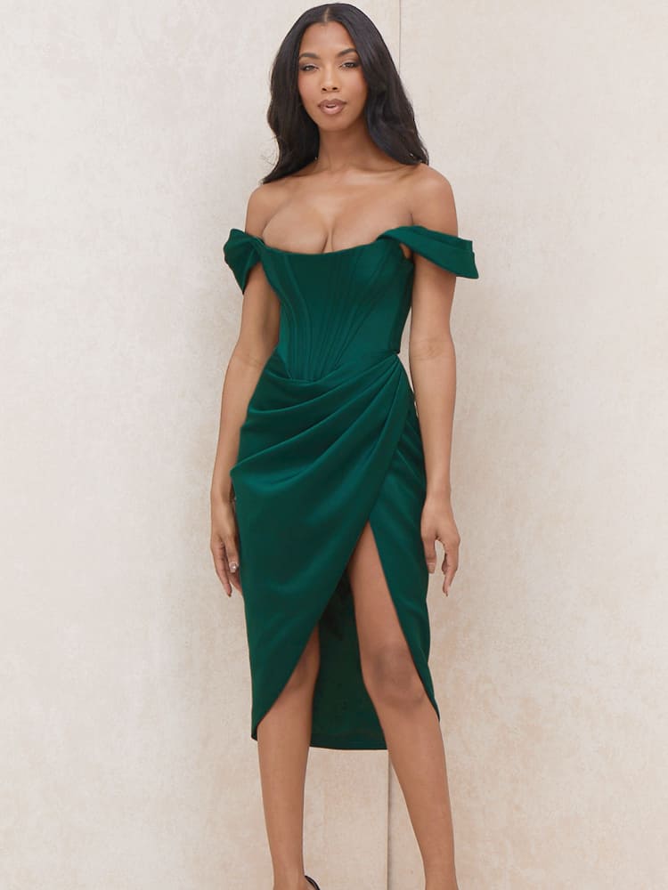Classic Vintage Dress with a Flattering Fit