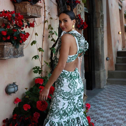 Effortlessly Elegant Dress with a Timeless Design