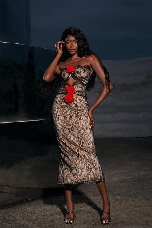 Well Tailored Dress with a Graceful Silhouette
