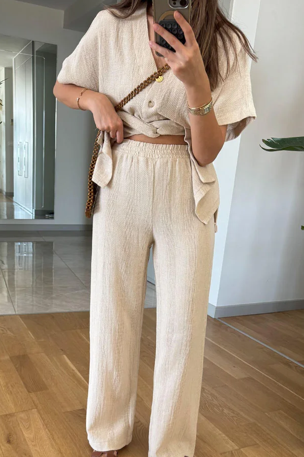 Classic Vintage Pants with a Flattering Fit
