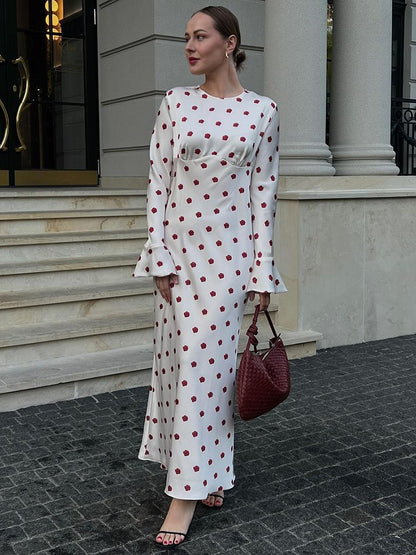 Well Tailored Dress with a Graceful Silhouette