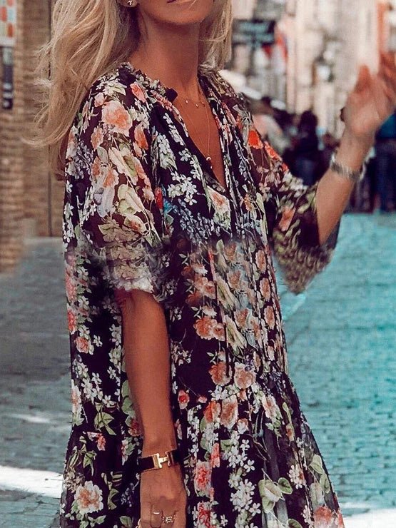 Beautifully Finished Dress in a Timeless Design