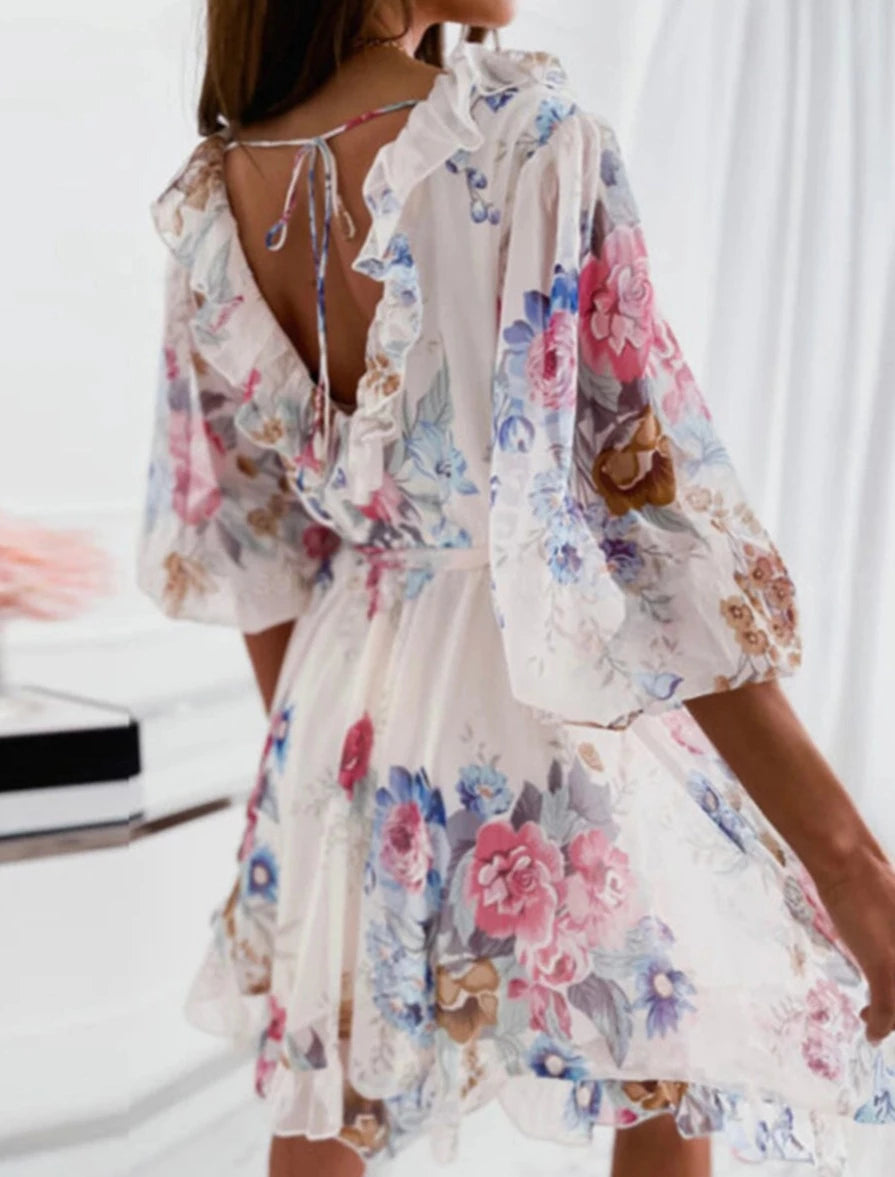 Classic Vintage Dress with a Flattering Fit