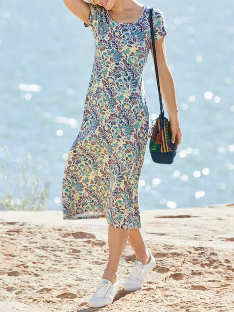 Beautifully Crafted Dress in a Classic Style