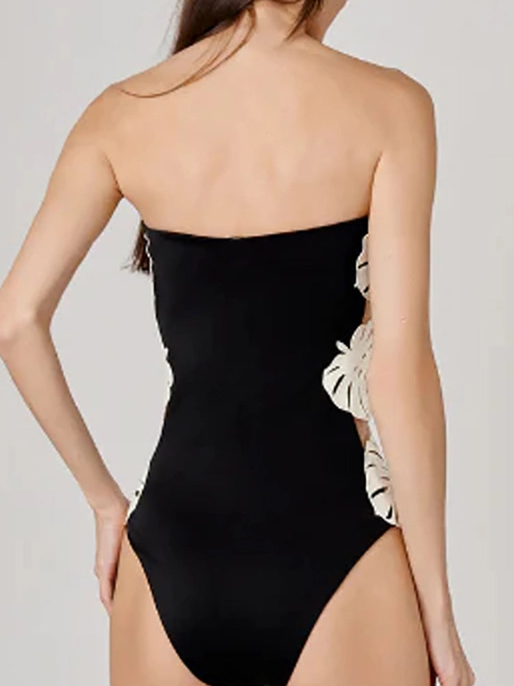 Effortlessly Elegant Garment with a Timeless Design