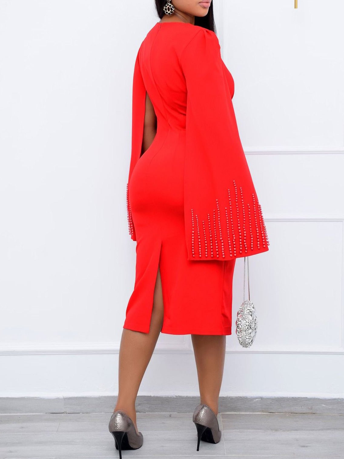 Beautifully Finished Dress in a Timeless Design