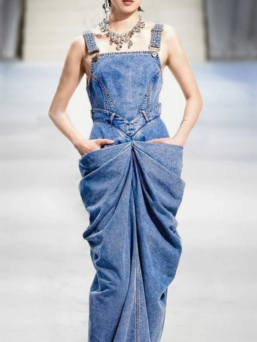 Effortlessly Elegant Dress with a Timeless Design