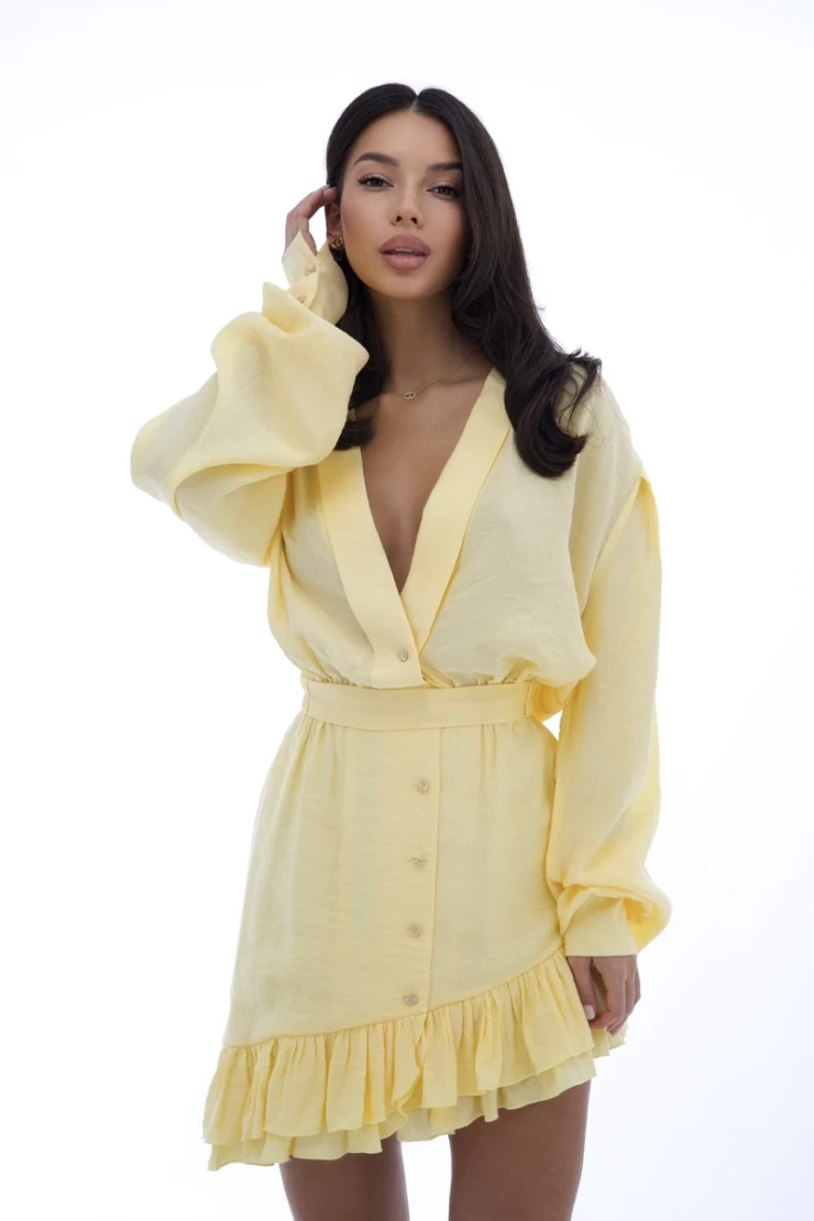 Well Tailored Dress with a Graceful Silhouette