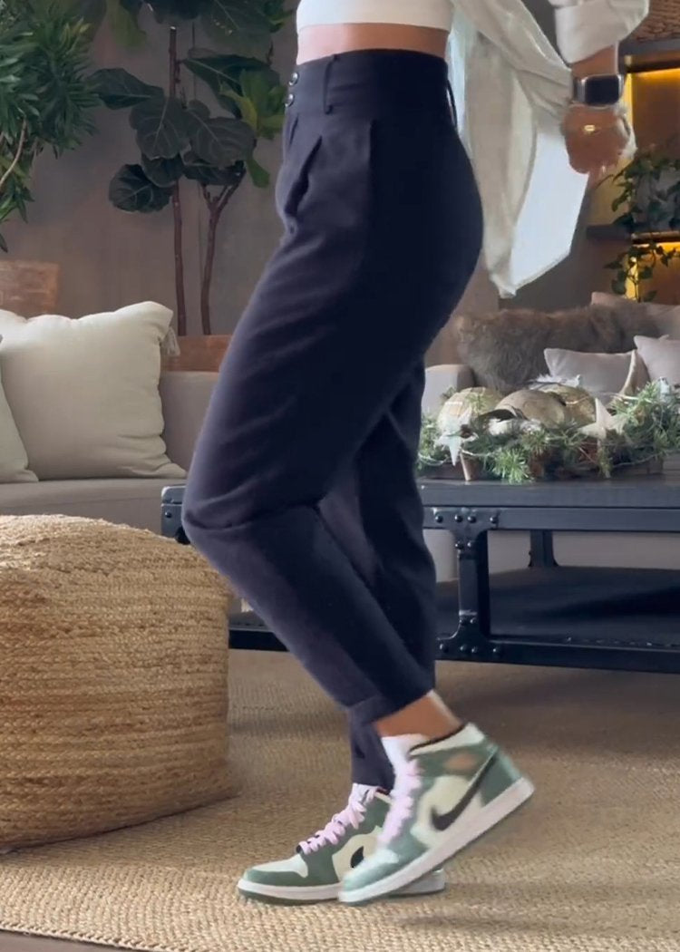 Beautifully Crafted Pants in a Classic Style