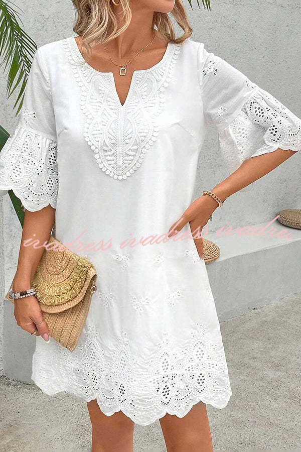 Beautifully Finished Dress in a Timeless Design