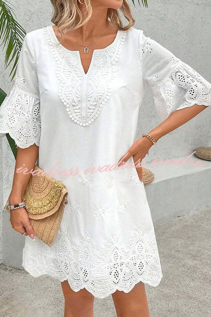 Beautifully Finished Dress in a Timeless Design