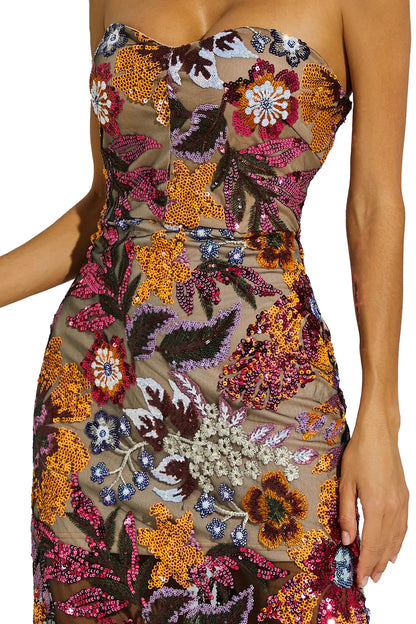 Gracefully Styled Dress for Any Occasion