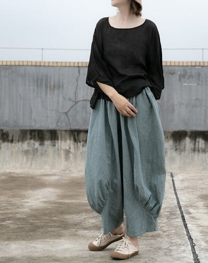 Effortlessly Elegant Pants with a Timeless Design