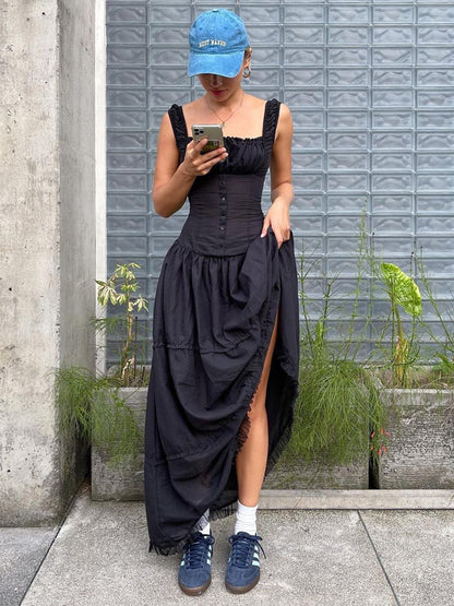 Beautifully Finished Dress in a Timeless Design