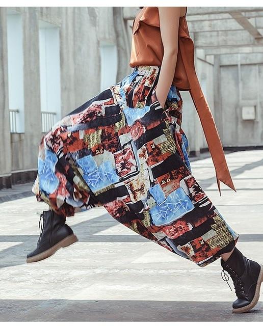 Effortlessly Elegant Pants with a Timeless Design