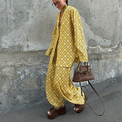 Well Tailored Cardigan with a Graceful Silhouette