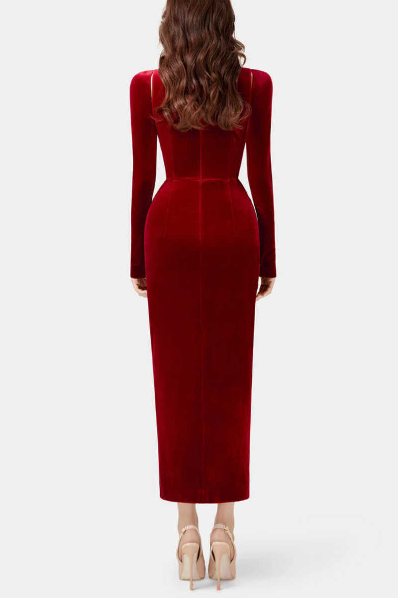 Beautifully Finished Dress in a Timeless Design