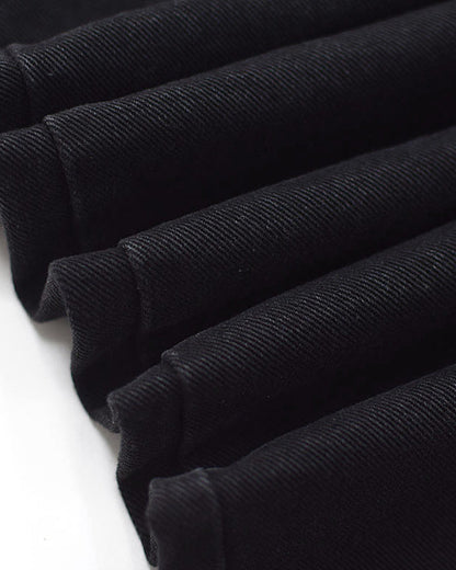 Effortlessly Elegant Pants with a Timeless Design