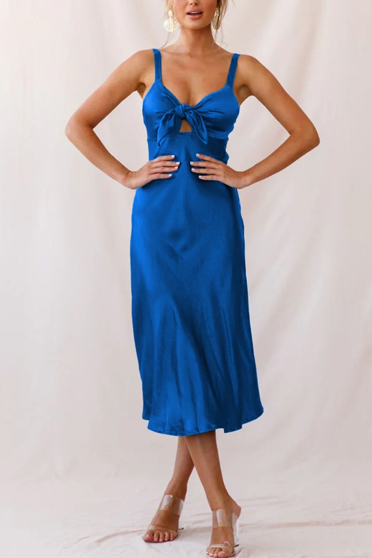 Beautifully Finished Dress in a Timeless Design