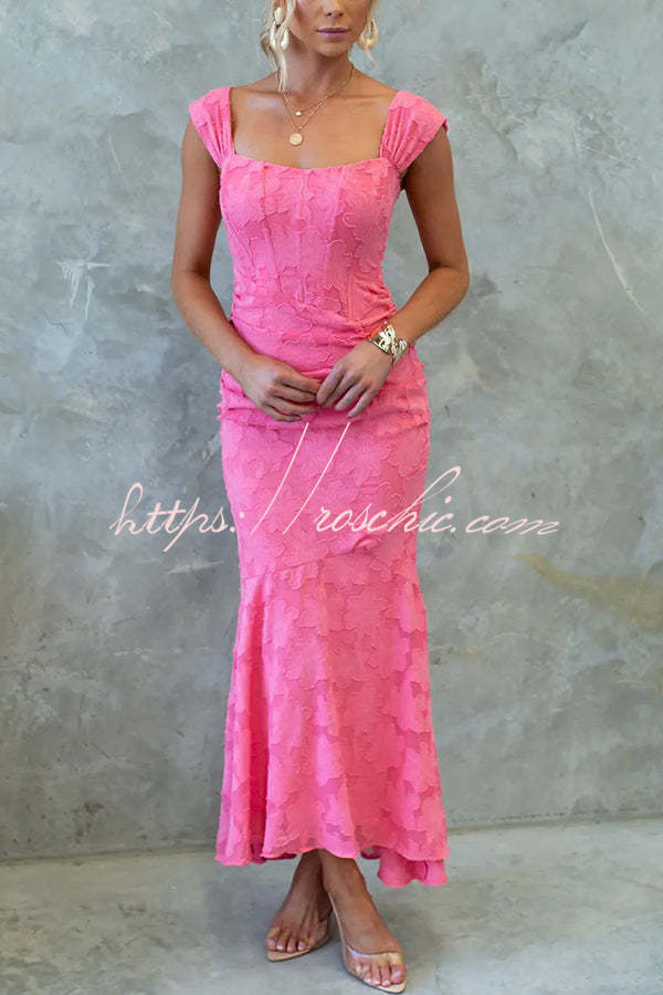 Effortlessly Elegant Dress with a Timeless Design