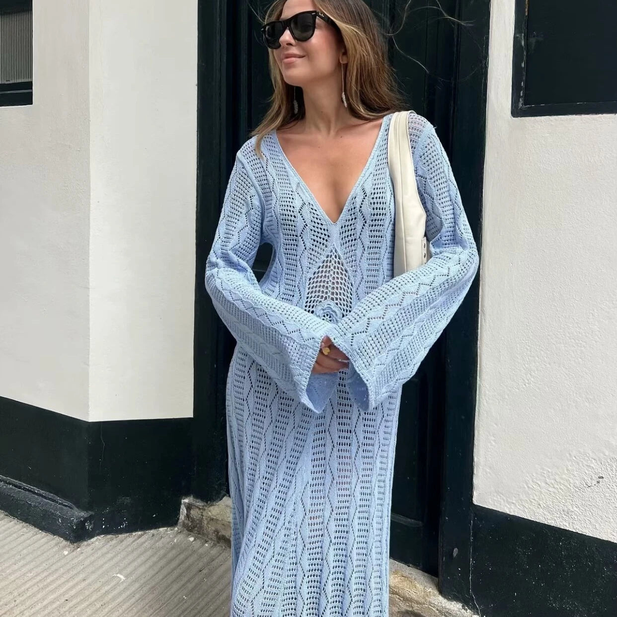 Effortlessly Elegant Dress with a Timeless Design