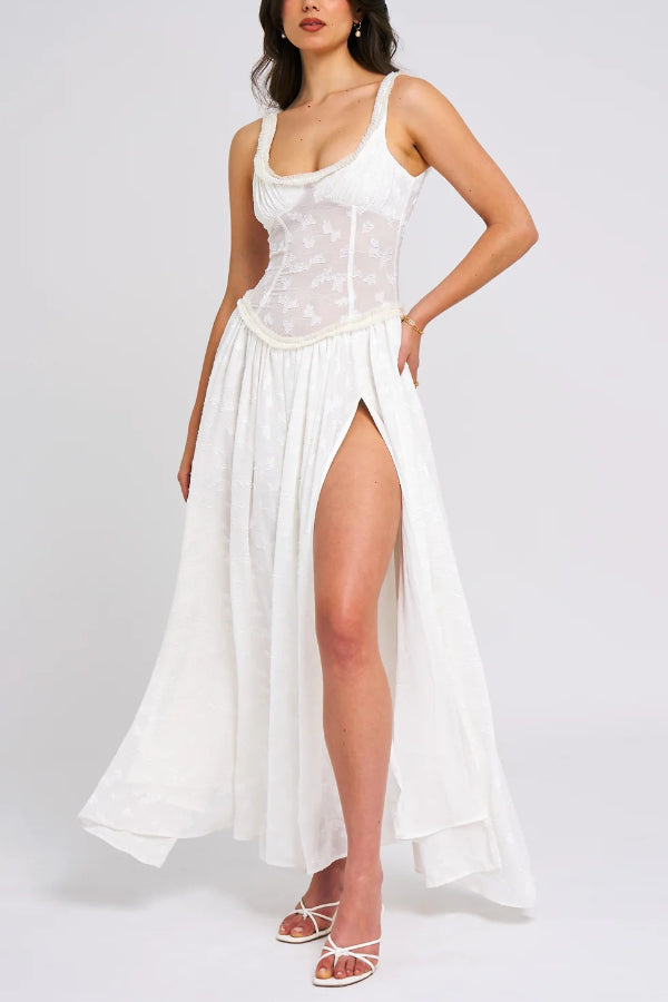 Effortlessly Elegant Dress with a Timeless Design