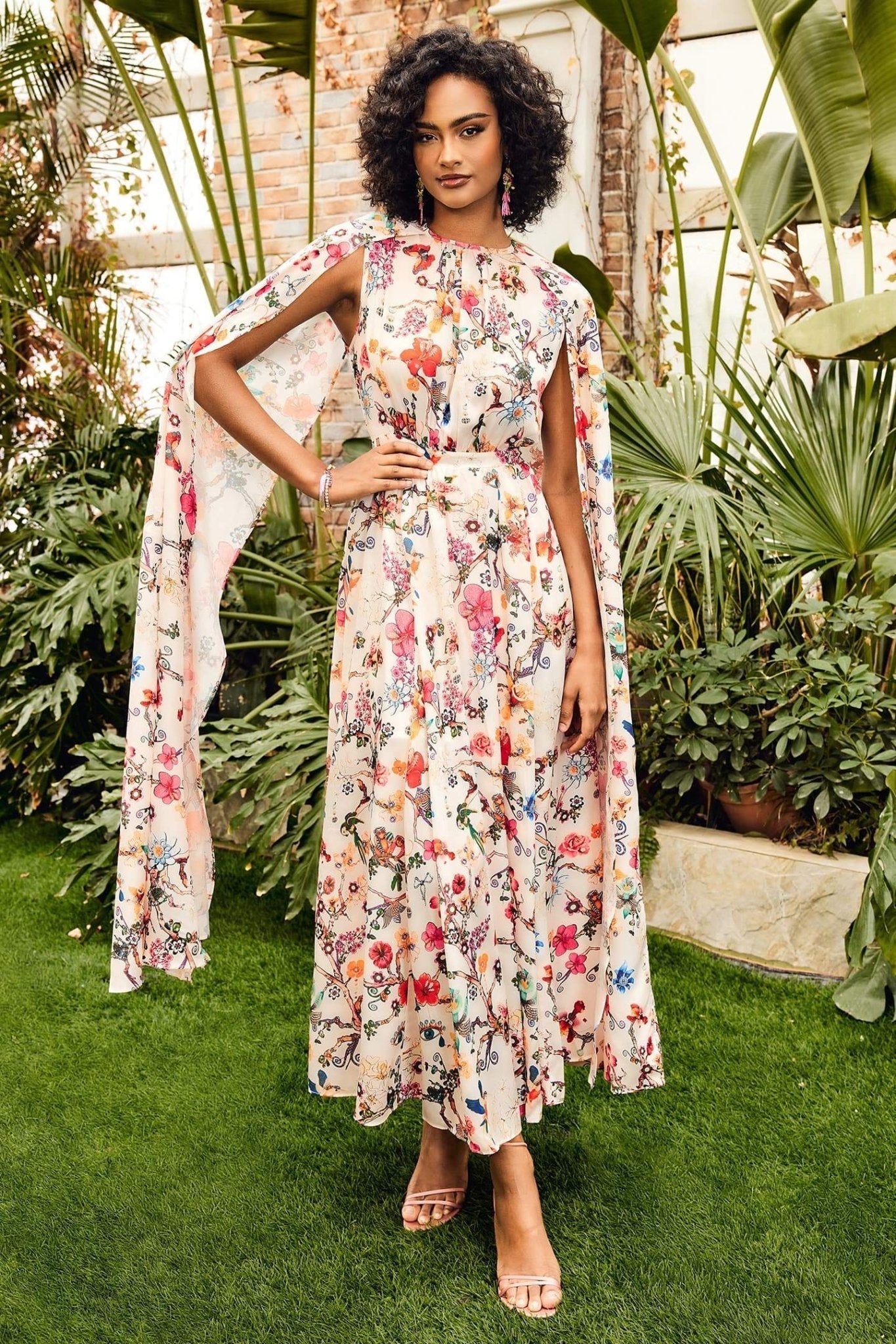 Well Tailored Dress with a Graceful Silhouette