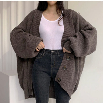 Effortlessly Elegant Cardigan with a Timeless Design