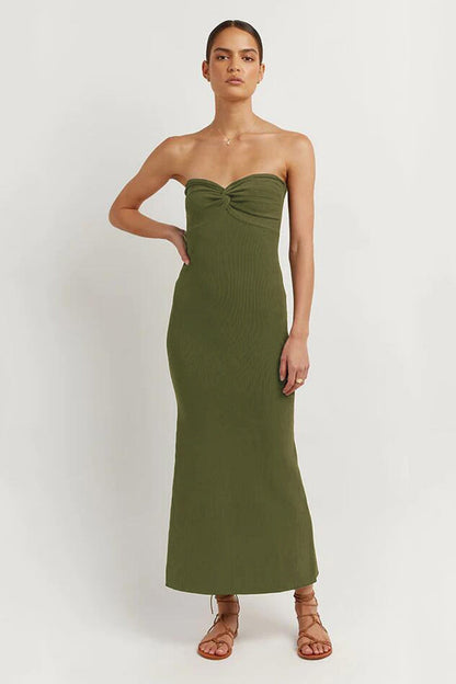 Sophisticated Dress with a Clean Classic Look