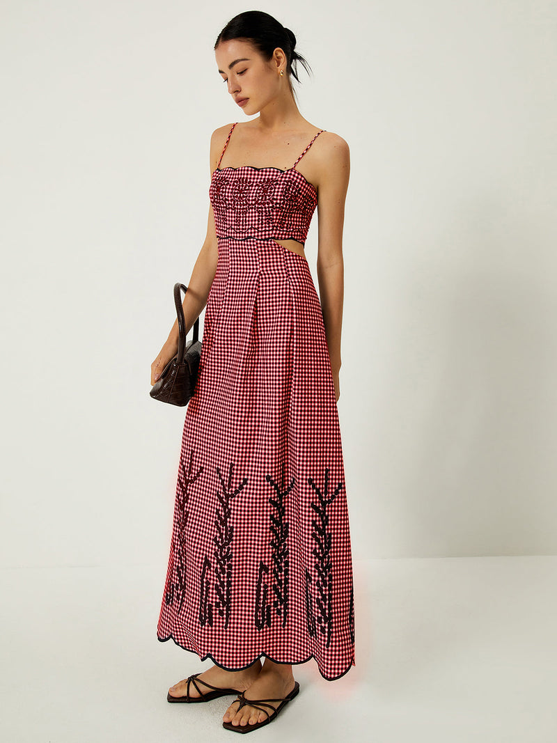 Beautifully Finished Dress in a Timeless Design