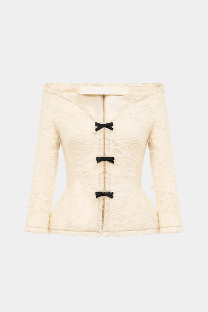 Effortlessly Elegant Garment with a Timeless Design