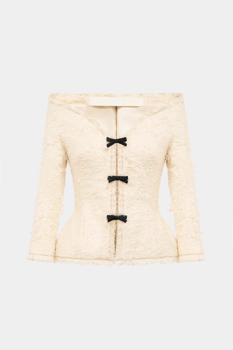 Effortlessly Elegant Garment with a Timeless Design