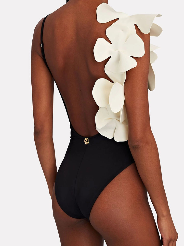 Effortlessly Elegant Garment with a Timeless Design