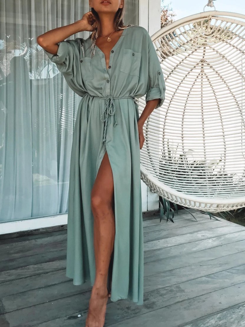 Effortlessly Elegant Dress with a Timeless Design