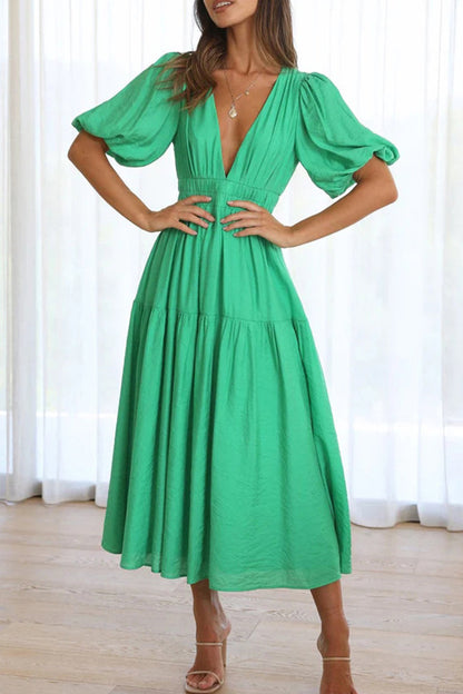 Classic Vintage Dress with a Flattering Fit