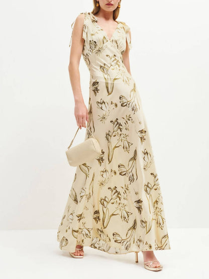 Effortlessly Elegant Dress with a Timeless Design