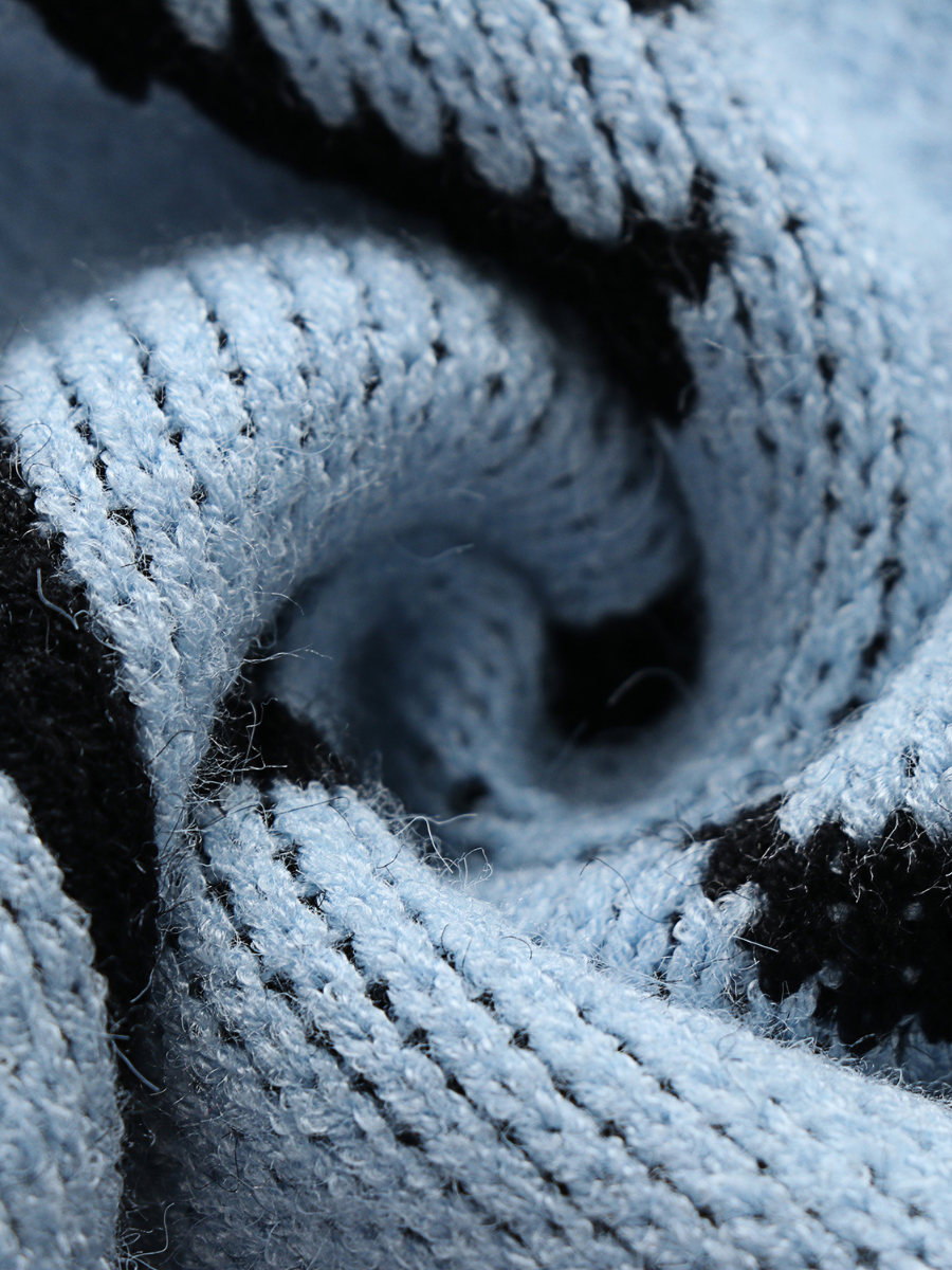 Classic Vintage Sweater with a Flattering Fit