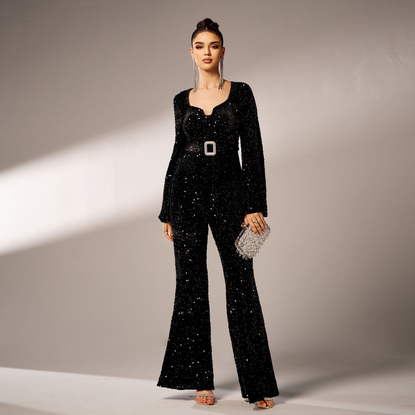 Effortlessly Elegant Garment with a Timeless Design