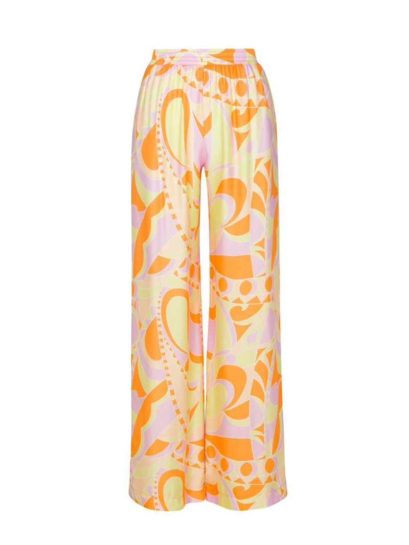 Gracefully Styled Pants for Any Occasion