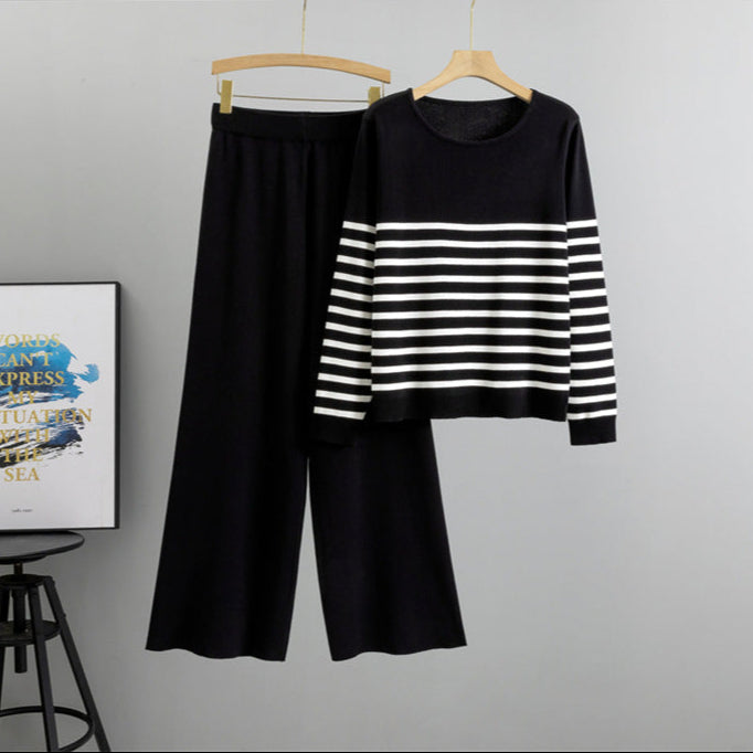Effortlessly Elegant Garment with a Timeless Design