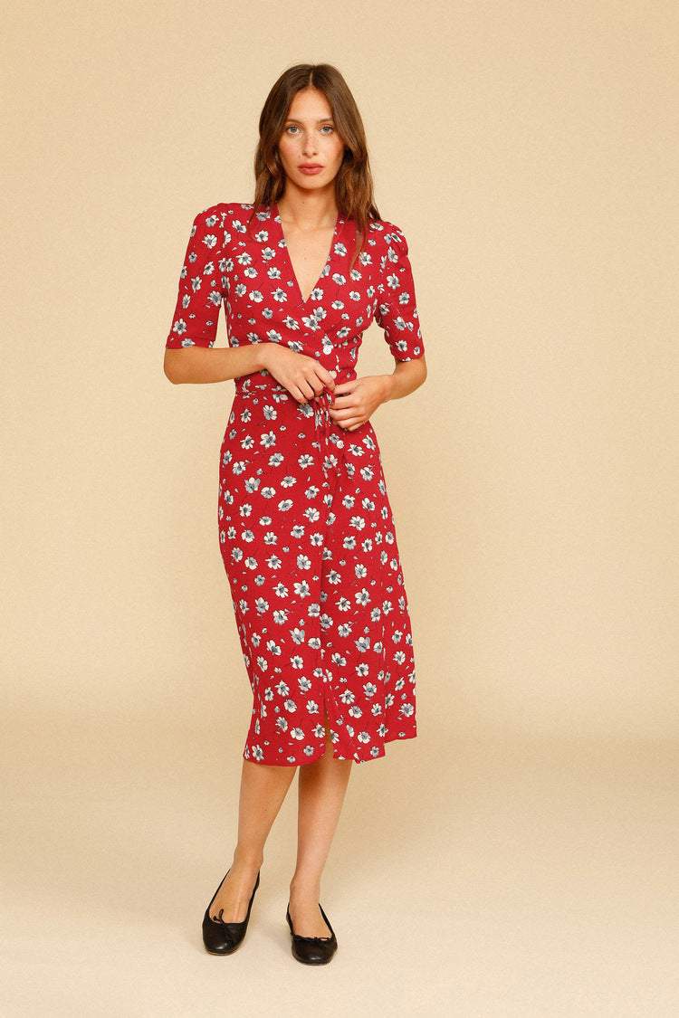 Classic Vintage Dress with a Flattering Fit
