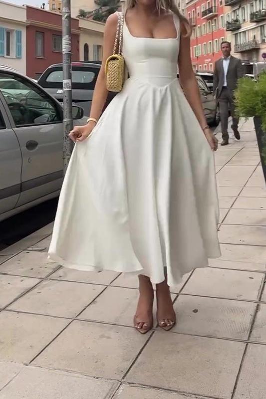 Effortlessly Elegant Dress with a Timeless Design