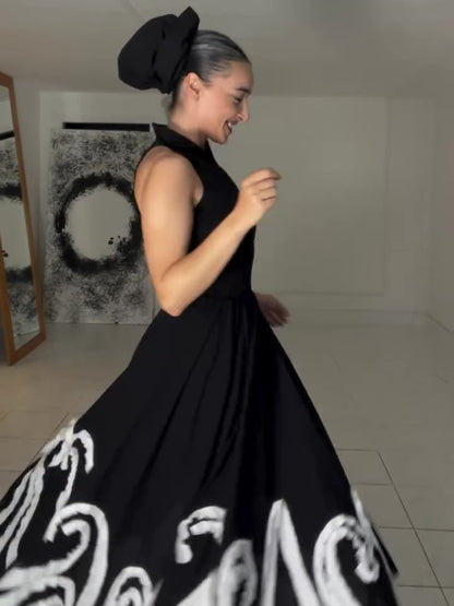 Classic Vintage & Enduringly Stylish Dress