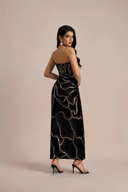 A Vintage Style Dress with Delicate Timeless Details