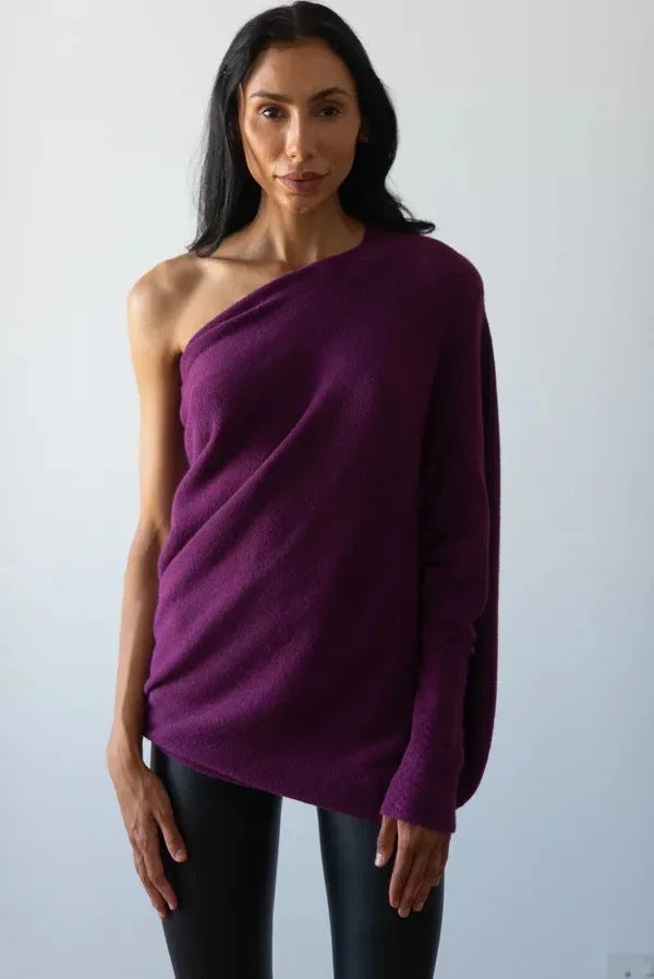 Beautifully Finished Top in a Timeless Design