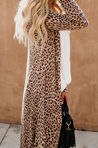 Sophisticated Garment with a Clean Classic Look