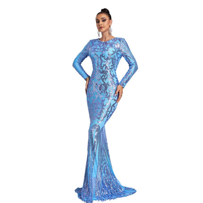 Beautifully Finished Dress in a Timeless Design